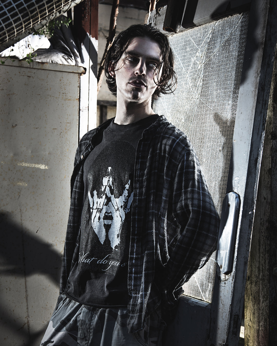 Perspective Snow Washed Raw-Hem T-Shirt