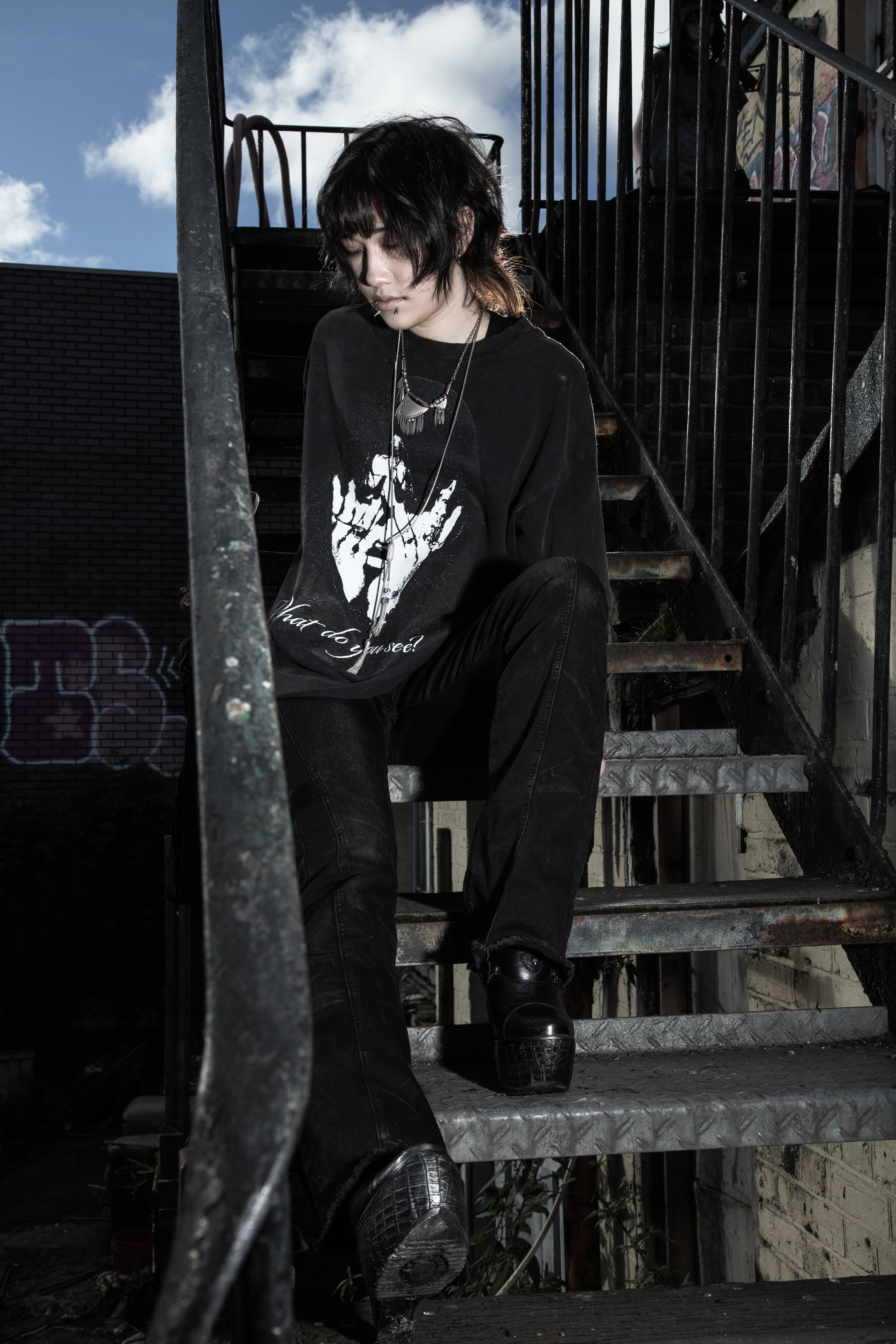 Perspective Snow Washed Raw-Hem T-Shirt