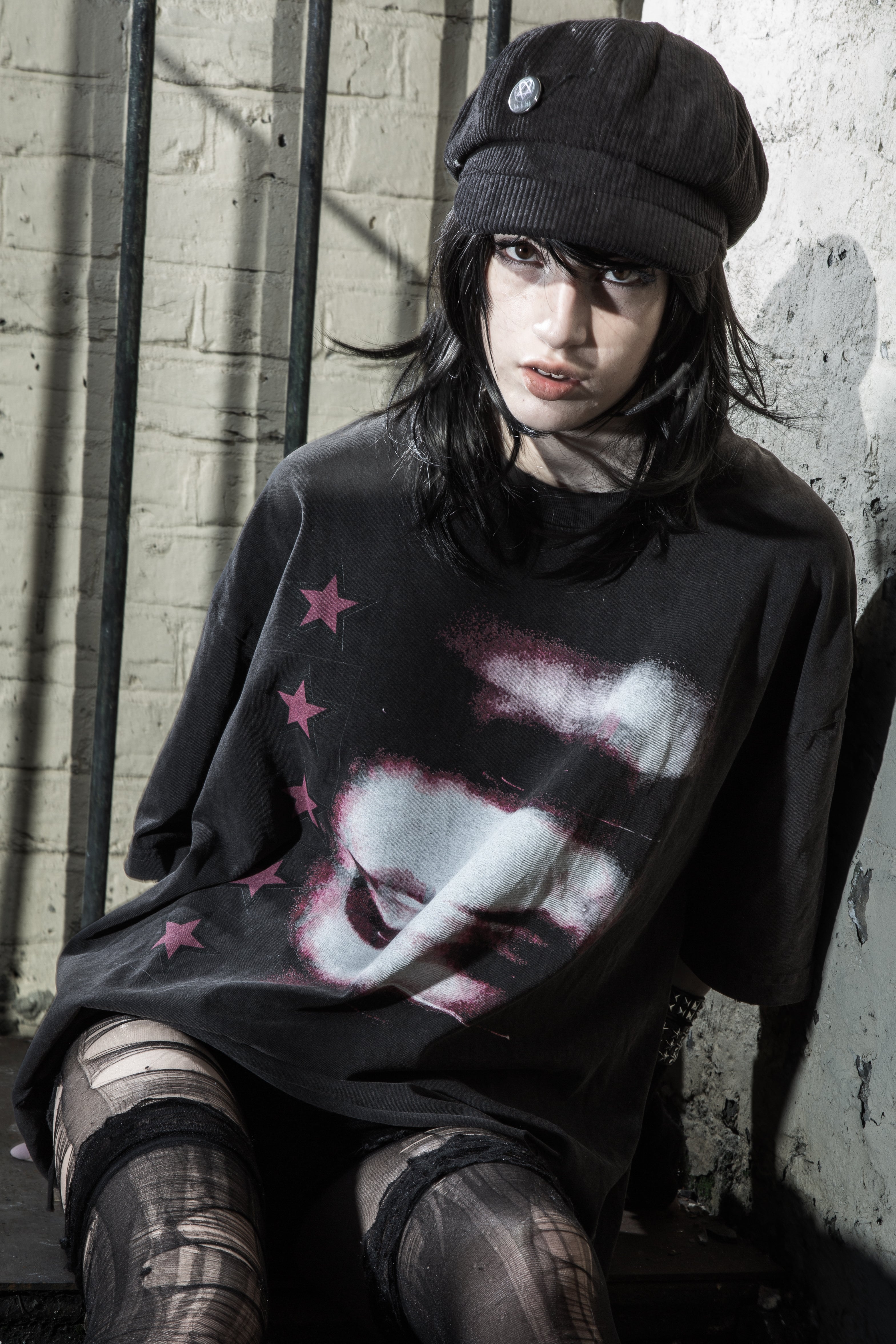 Faces Snow Washed Raw-Hem T-Shirt