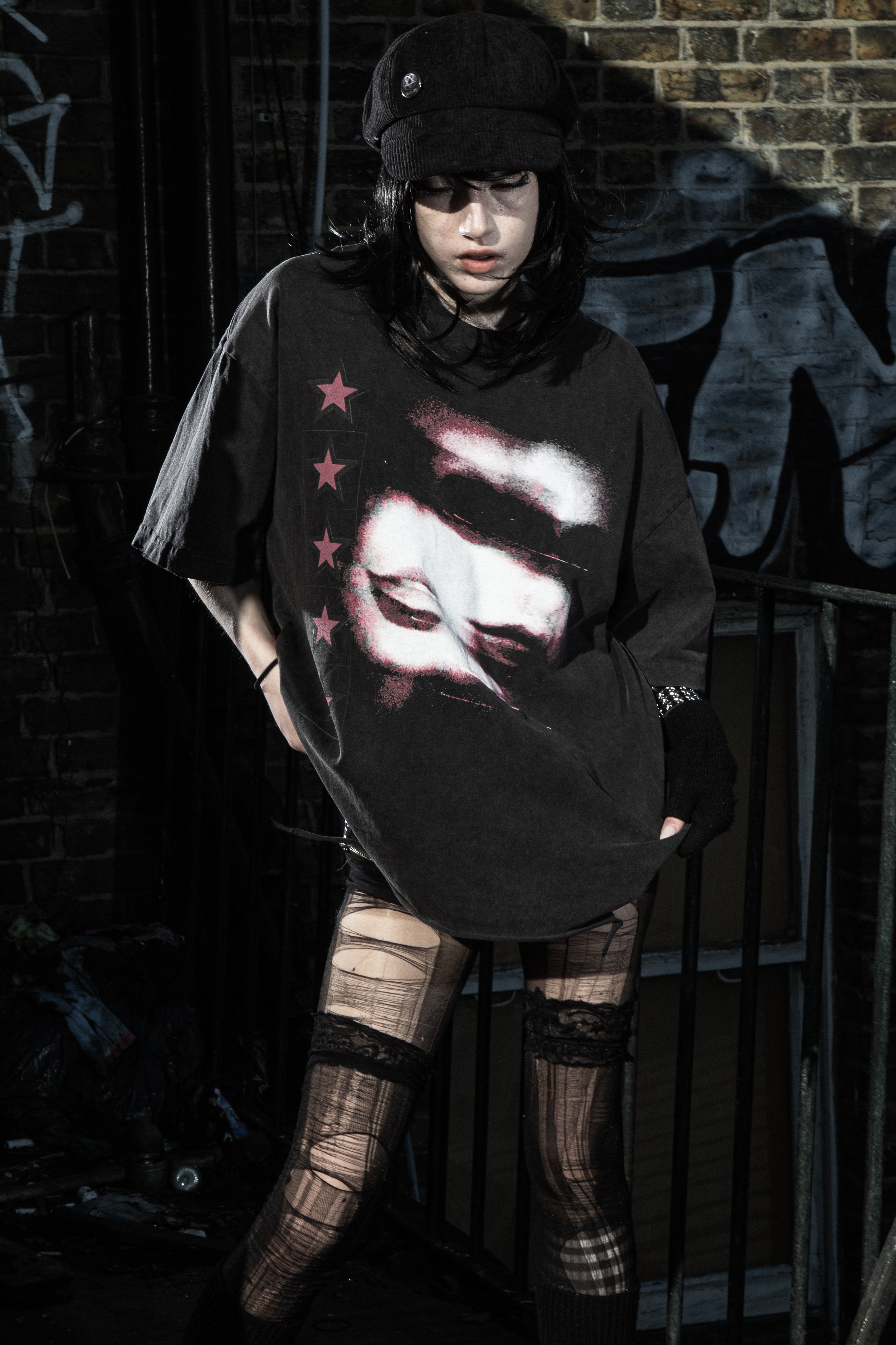 Faces Snow Washed Raw-Hem T-Shirt
